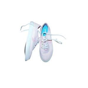 Converse Size 13 Girls Lace Up Sporty Flat Athletic Shoes NEW